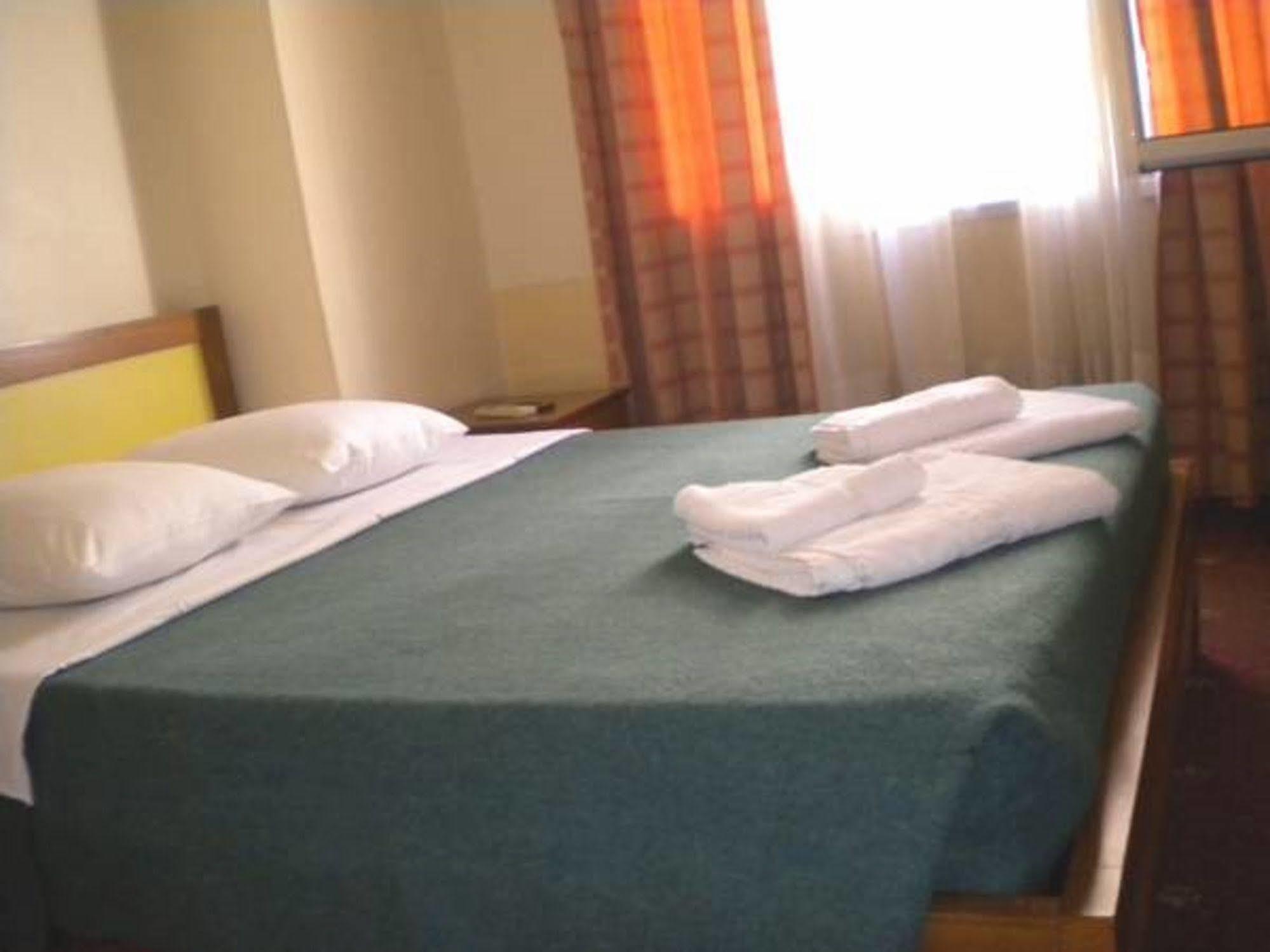 Athens Moka Hotel Bagian luar foto